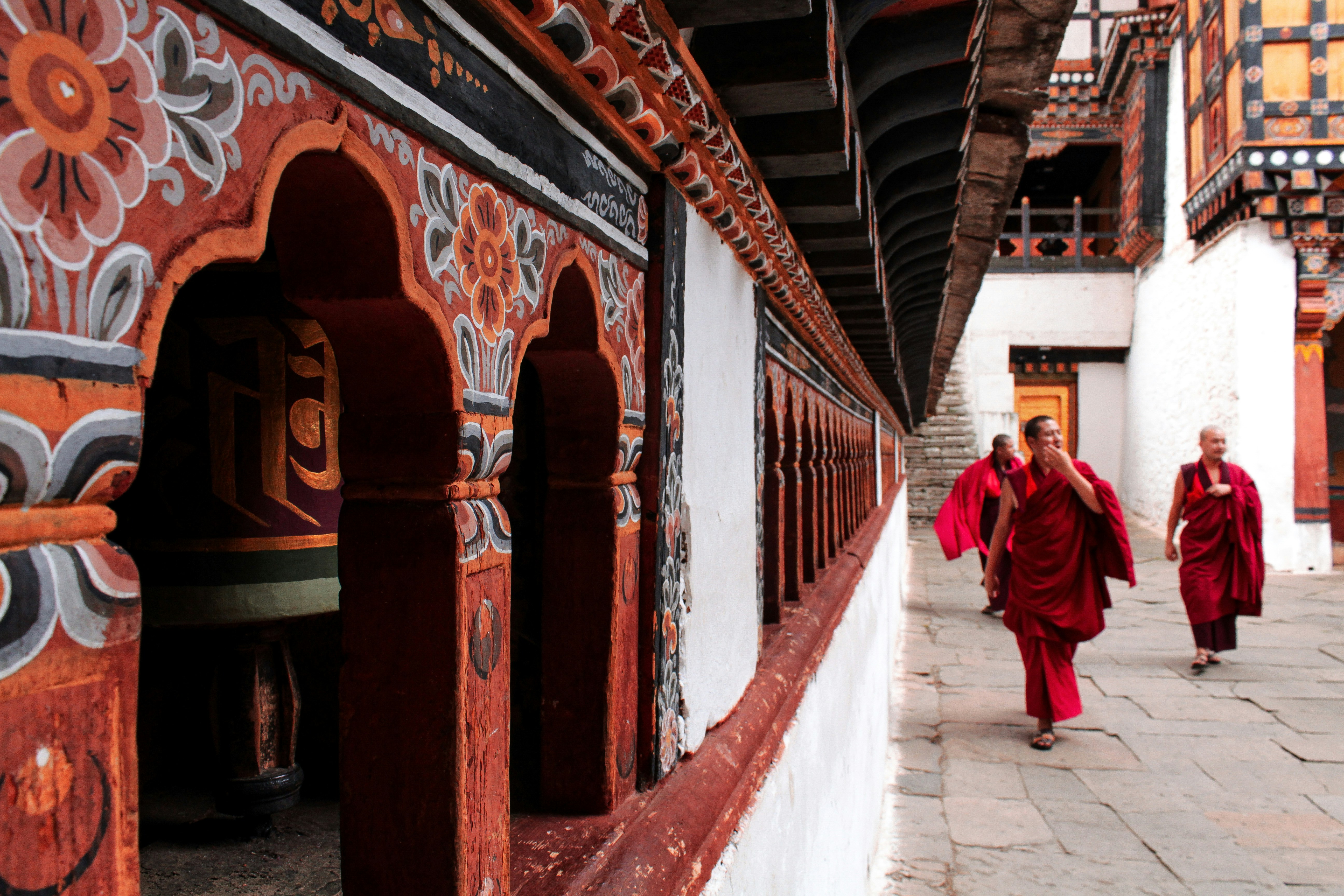 Explore Bhutan's Magic !